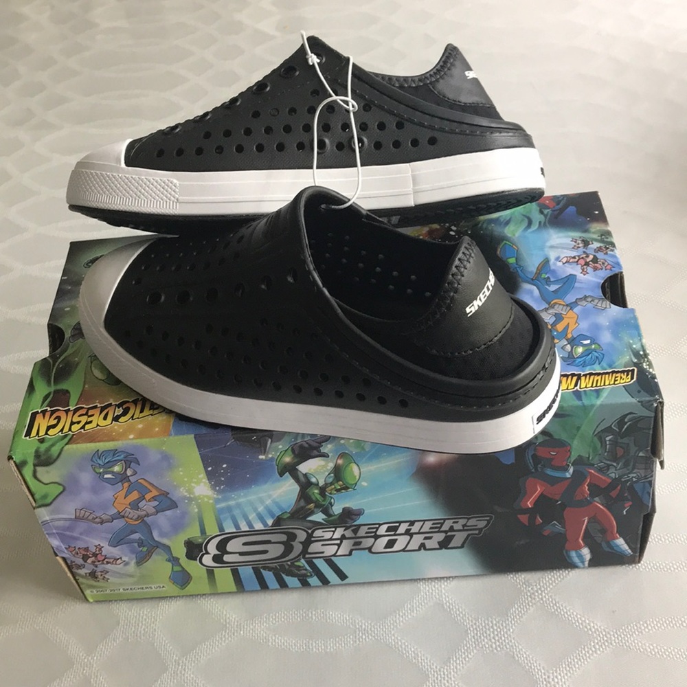 Black Skechers Sport Aqua Surge Slip-On Shoe NEW - Picture 2 of 4